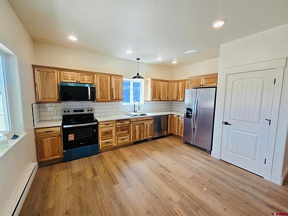 4th image of 655 Garnet Avenue