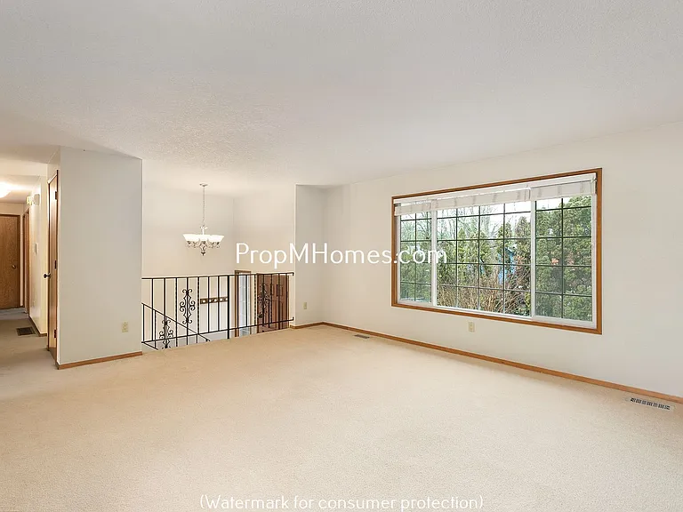 16524 SE Gordon St — Photo 2