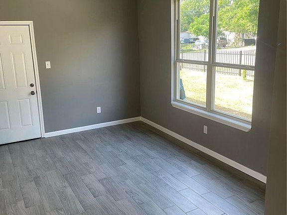 3rd image of 12810 Sultana St