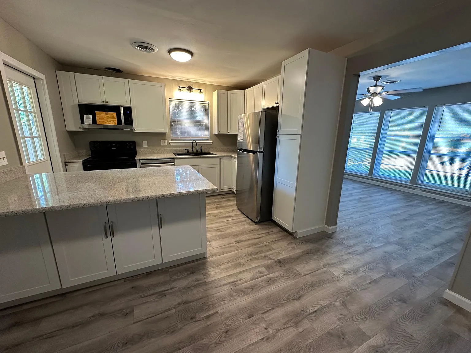 5 bed, 2090 sqft, $2,000 — Photo 1