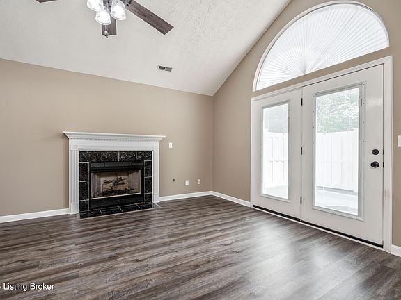 4th image of 10602 Avenel Ct