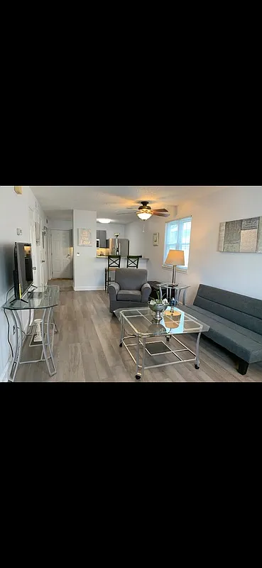 2 bed, 1.5 bath, 1200 sqft, $2,095 — Photo 2
