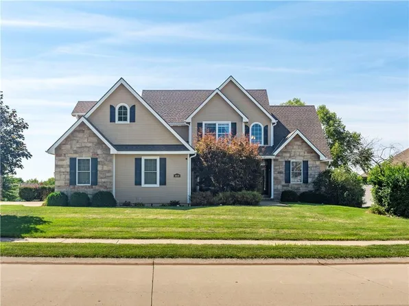 4810 S Lakewood Dr, Saint Joseph, MO 64506