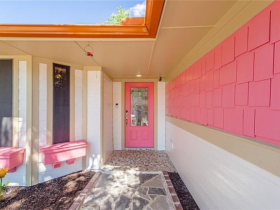 5th image of 2205 Benbrook Dr