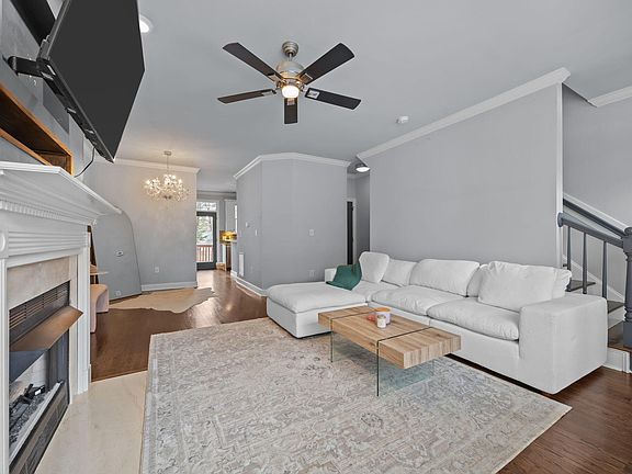 3rd image of 132 Ashton Hall Ln