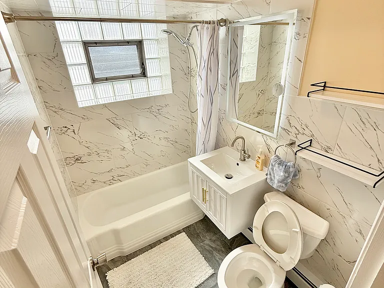 720 N Western Ave #4 — Photo 7
