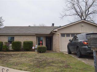 624 Edwards Dr, Saginaw, TX 76179