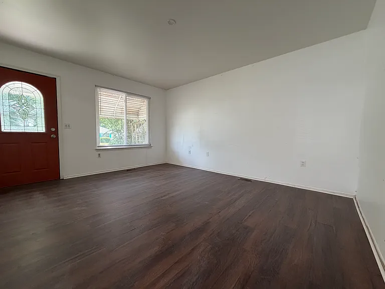 8307 Essex Ave — Photo 11