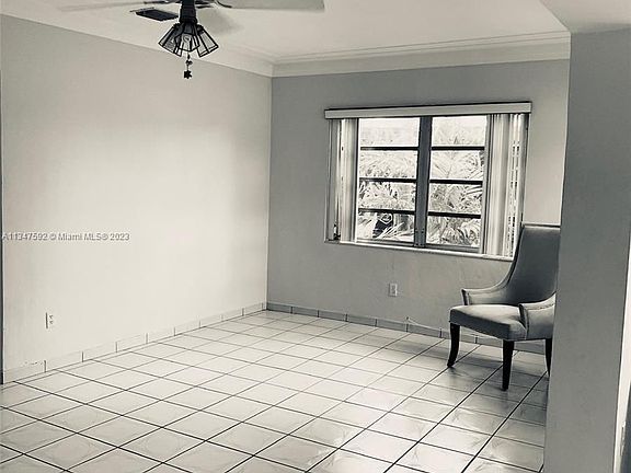 4th image of 501 SW 35th Ave #505