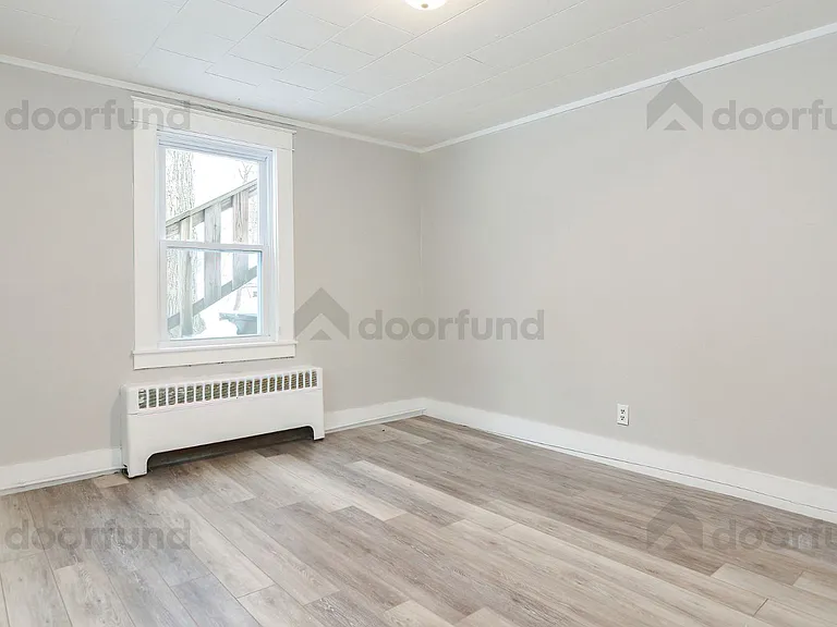 11 Pleasant St #3 — Photo 1