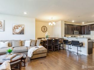 1516 E Hudson Cir, Highland Park, NJ 08904