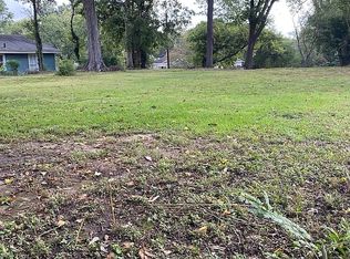 2432 Cherry St, Vicksburg, MS 39180