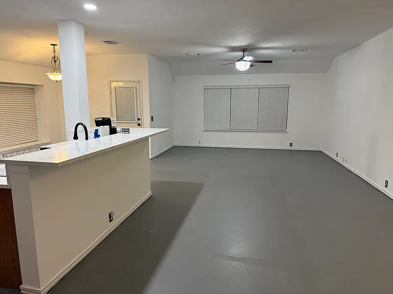 8102 Rosespur Park — Photo 4
