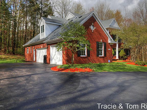 4th image of 7080 Armadale Ct NE