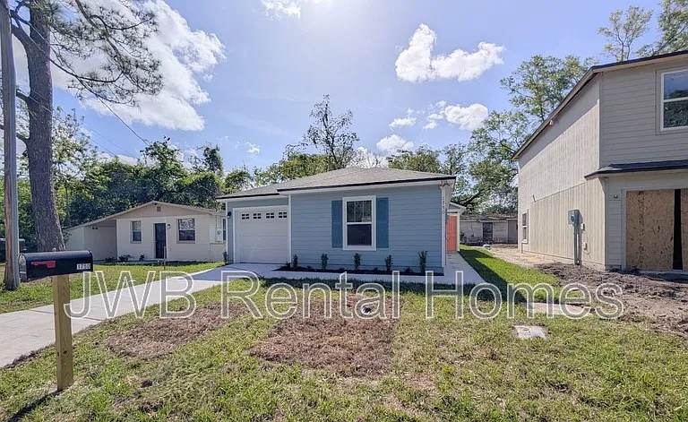 1750 Rutledge Ave — Photo 2