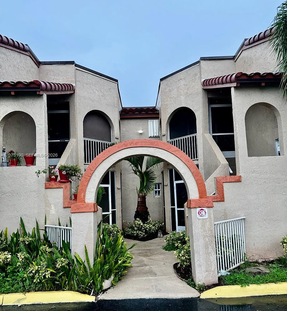 Windmill Lakes Iii Condo — Photo 1