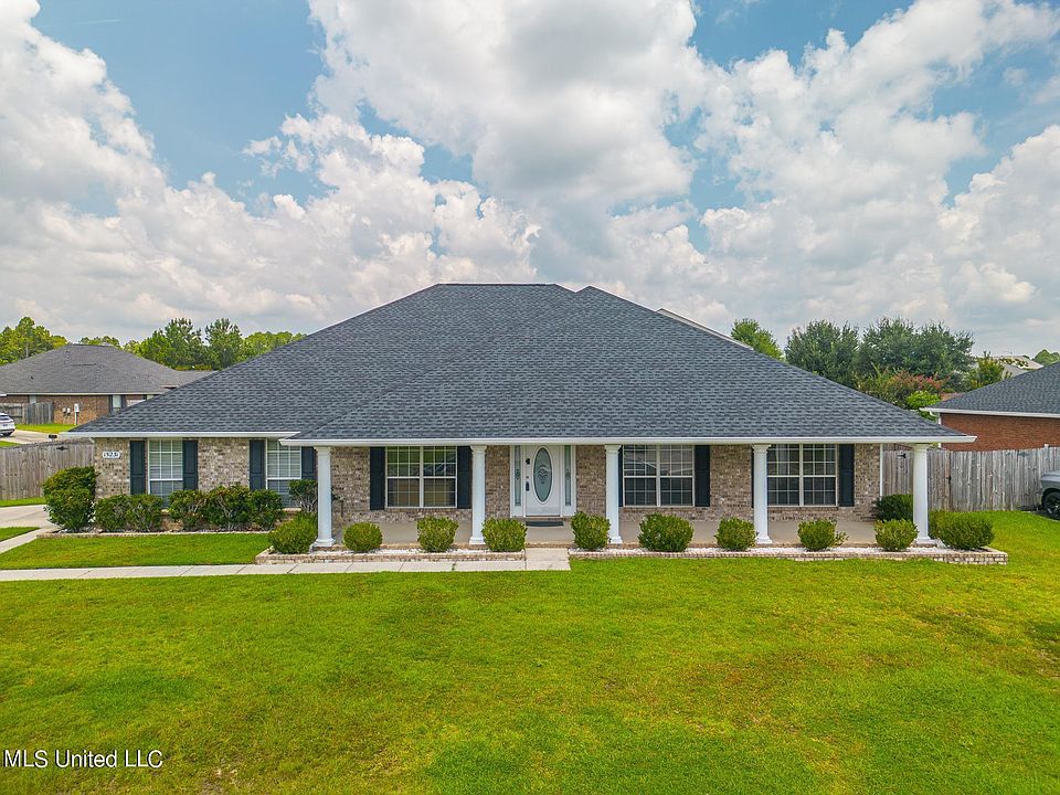 1st image of 15231 Camelot Dr