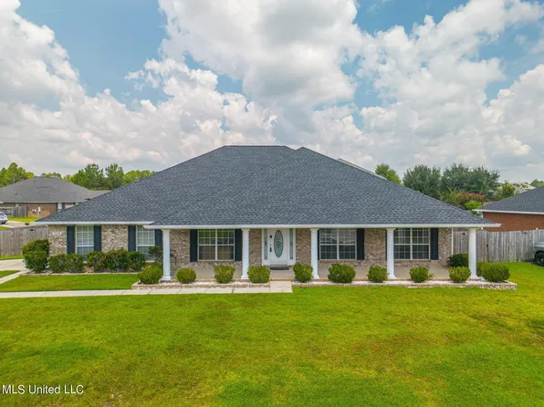 15231 Camelot Dr, Diberville, MS 39540