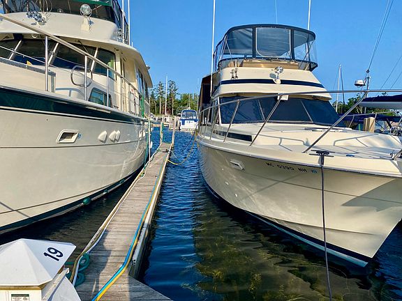 3rd image of 902 Boat Club Dr