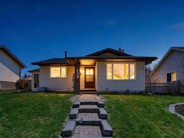 158 W Ranch Glen Dr NW, Calgary, AB T3G 1E8