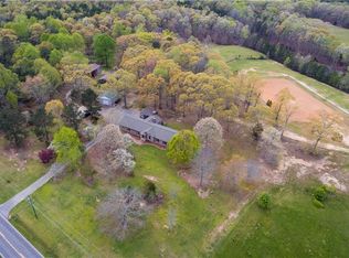 548 Cooley Bridge Rd, Pelzer, SC 29669