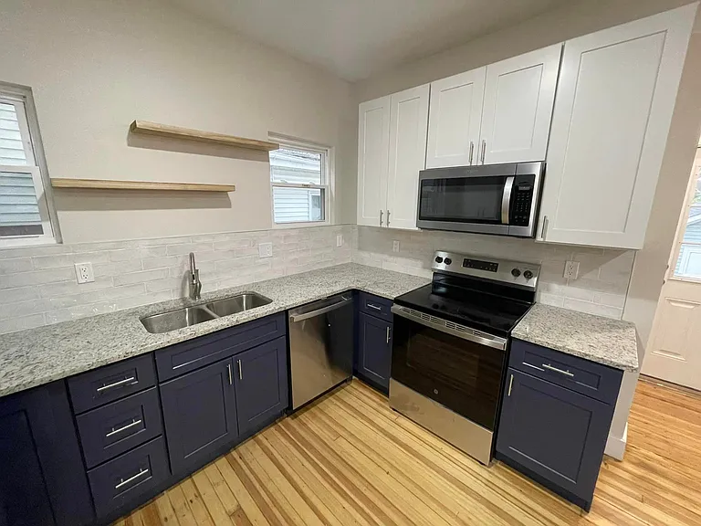 1506 W Grand Ave — Photo 3