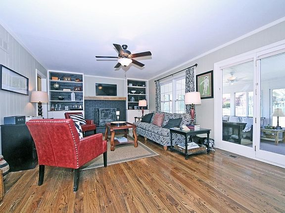 5th image of 1021 Van Dyke Dr