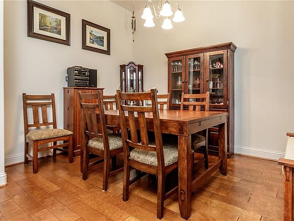 3rd image of 4689 Amanda Ct