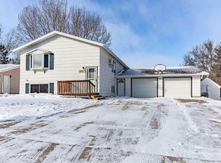 1807 10th Ave SE, Mandan, ND 58554