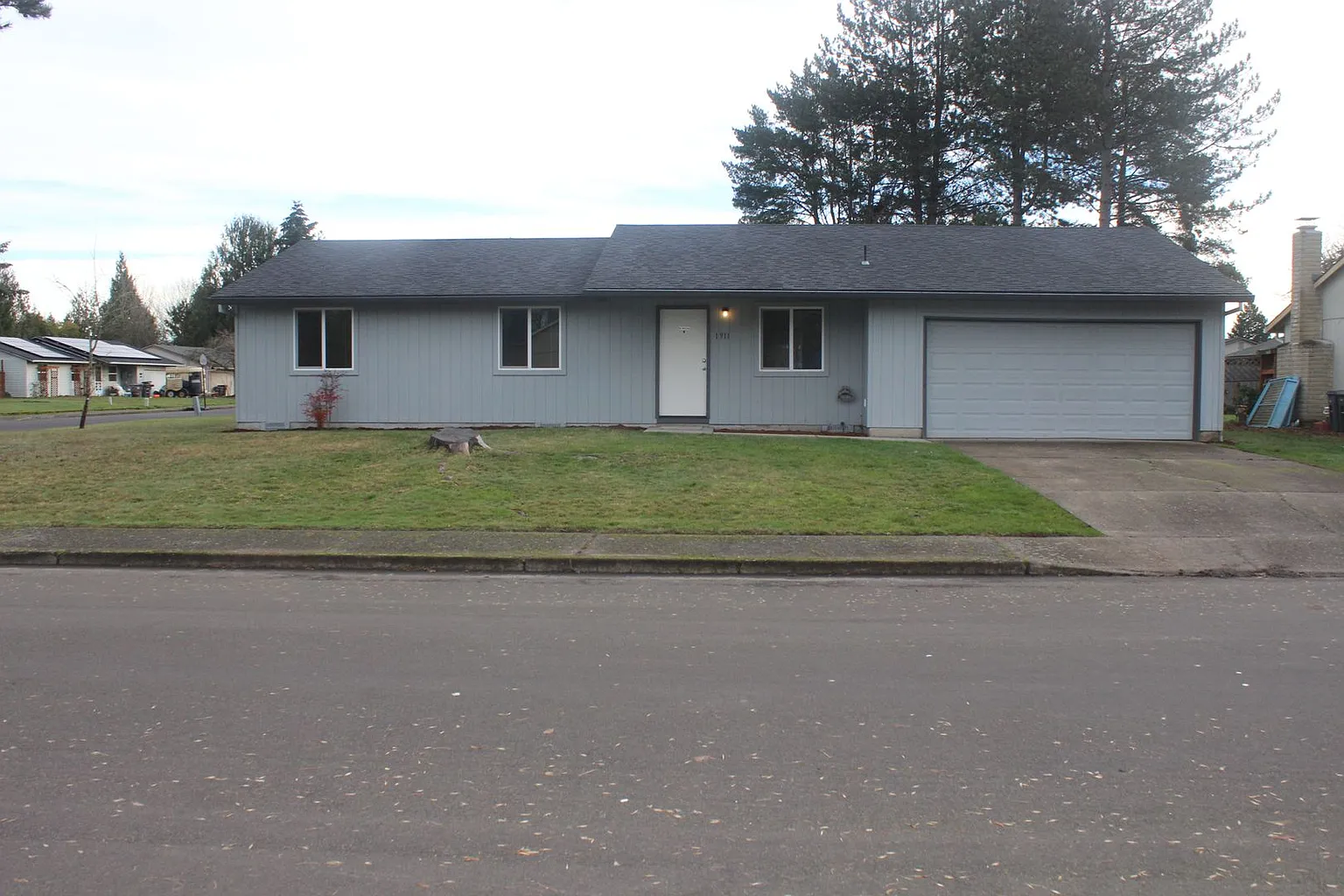 1911 NE Shannon Dr photo 1