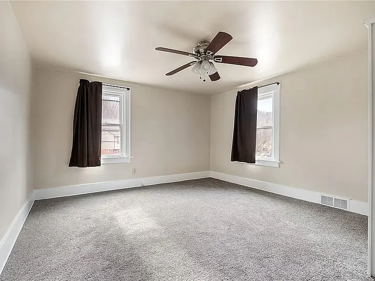 523-525 Ambridge Ave #1 — Photo 3