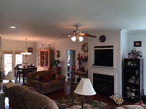 3rd image of 191 Golf Shores Dr