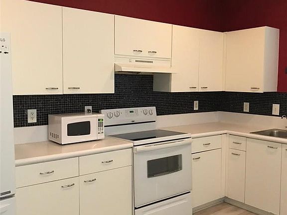 3rd image of 2355 Pasadena Way #2355
