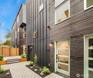 9033 8th Avenue NW #B, Seattle, WA, 98117
