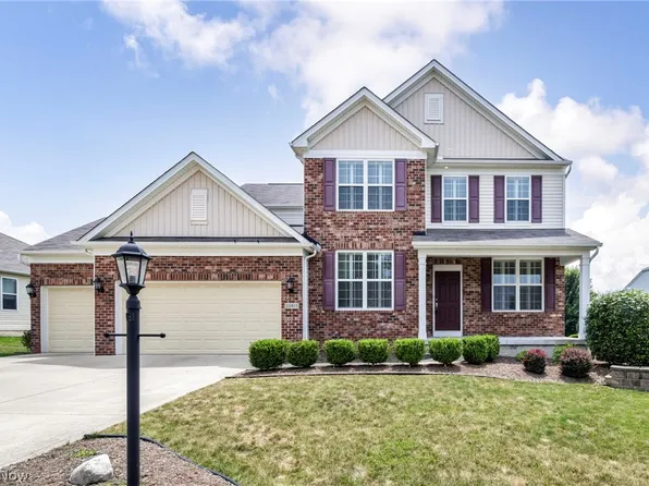 20813 N Greystone Dr, Strongsville, OH 44149
