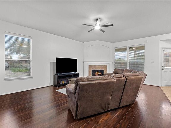 3rd image of 2001 Running Brook Ln