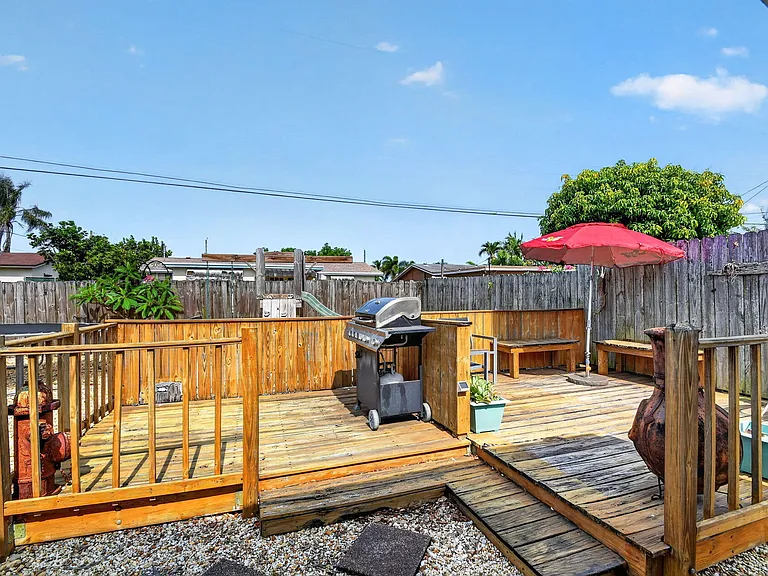 318 Glen Arbor Ter — Photo 19