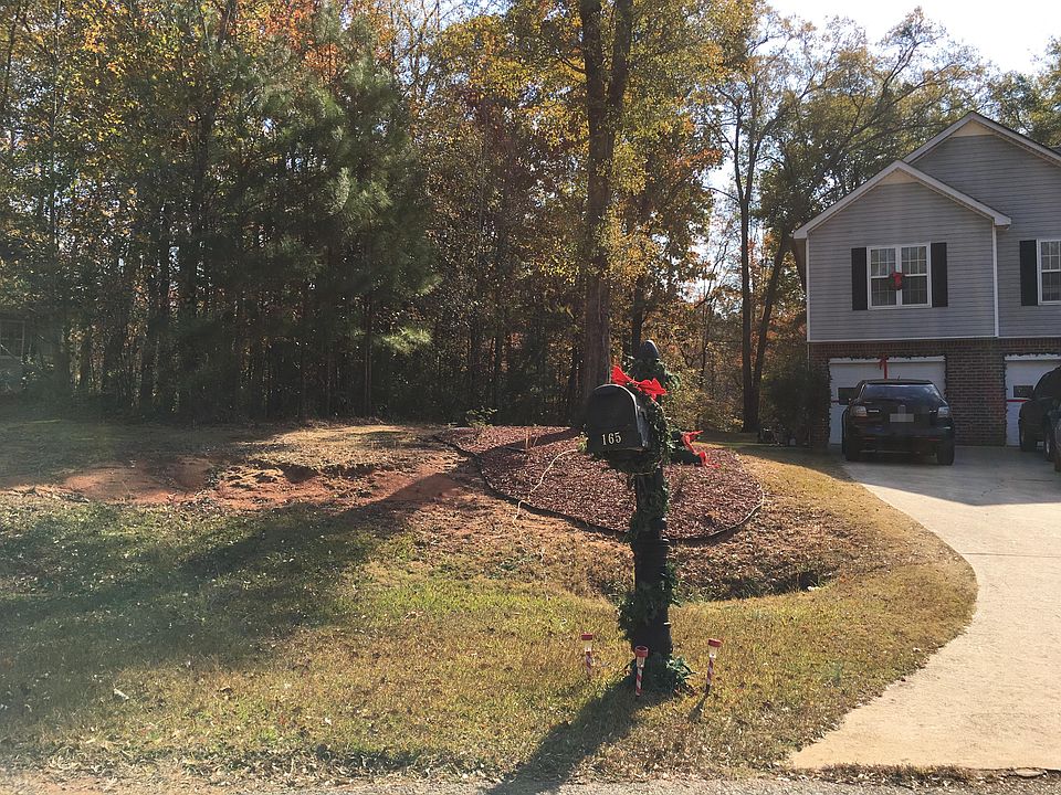 2nd image of 165 Winding Brook Trl