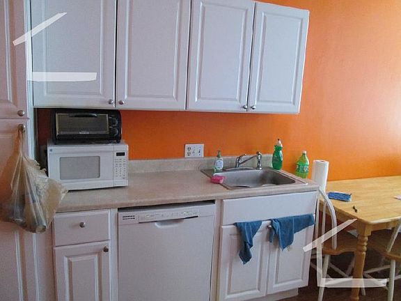 4th image of 322 Saint Paul St APT 6T