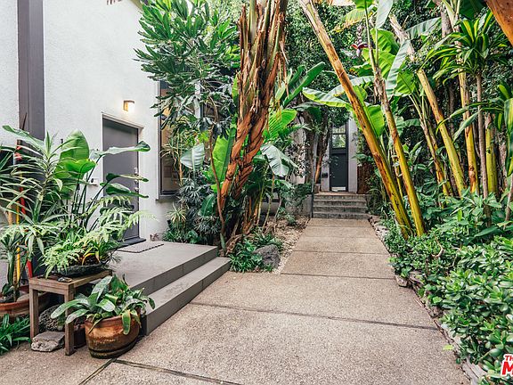 2nd image of 1009 N San Vicente Blvd