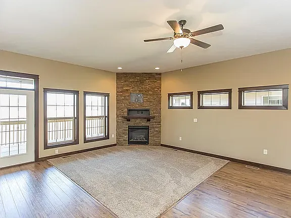 1658 Glade Dr SW — Photo 4
