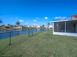 2100 NW 188th Ter, Pembroke Pines, FL 33029