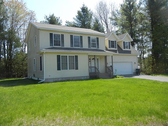 2nd image of 12 Hidden Pines Dr