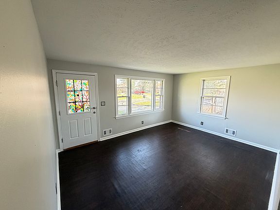 3rd image of 6608 Westshire Dr