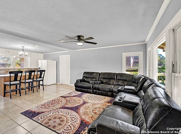 5th image of 702 W Rubie St