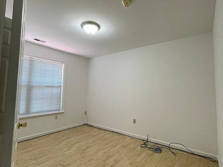 8346 Lincoln Dr — Photo 16