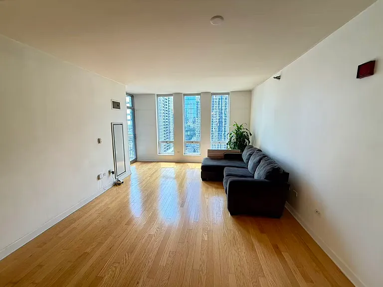 1250 S Michigan Ave #1904 — Photo 2