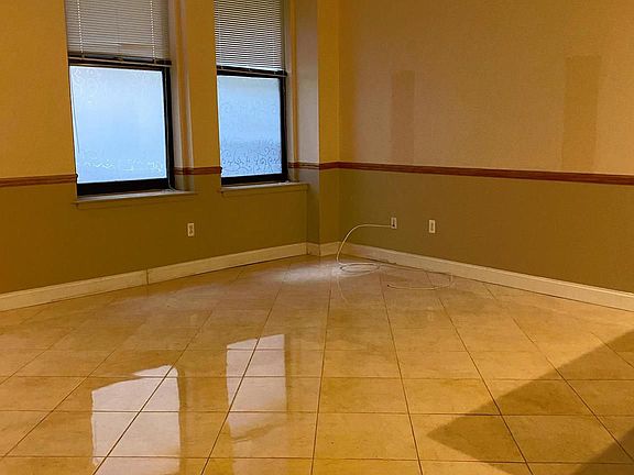 4th image of 1001-13 Chestnut St #403W