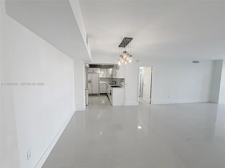 2333 Brickell Ave #1407 — Photo 2