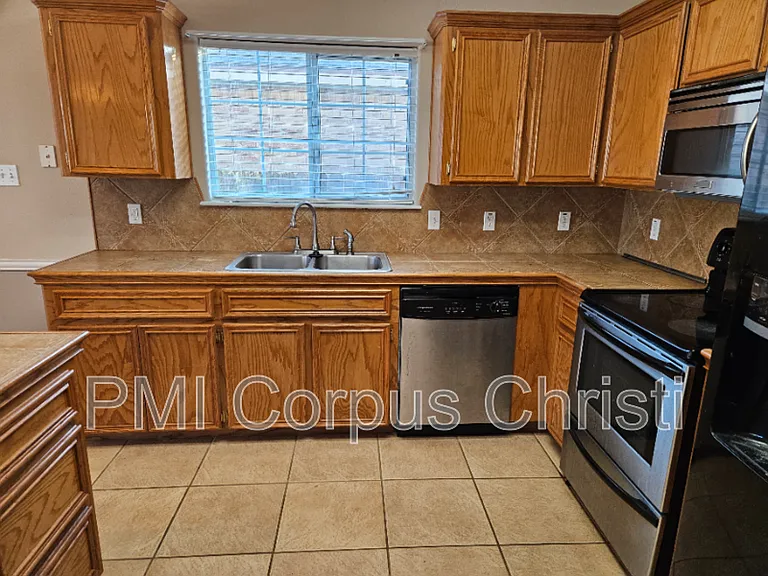2337 Handlin Dr — Photo 8